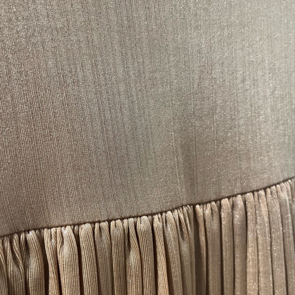 Hollister Metallic Gold party Dress with pleated skirt - Picture 3 of 7